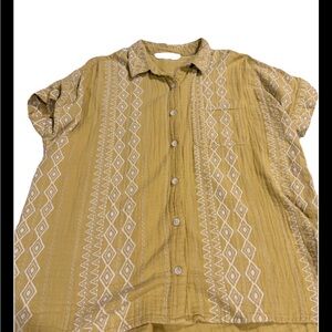 100% Cotton Sonoma Medium Women’s Button Down Short Sleeve Shirt yellow green